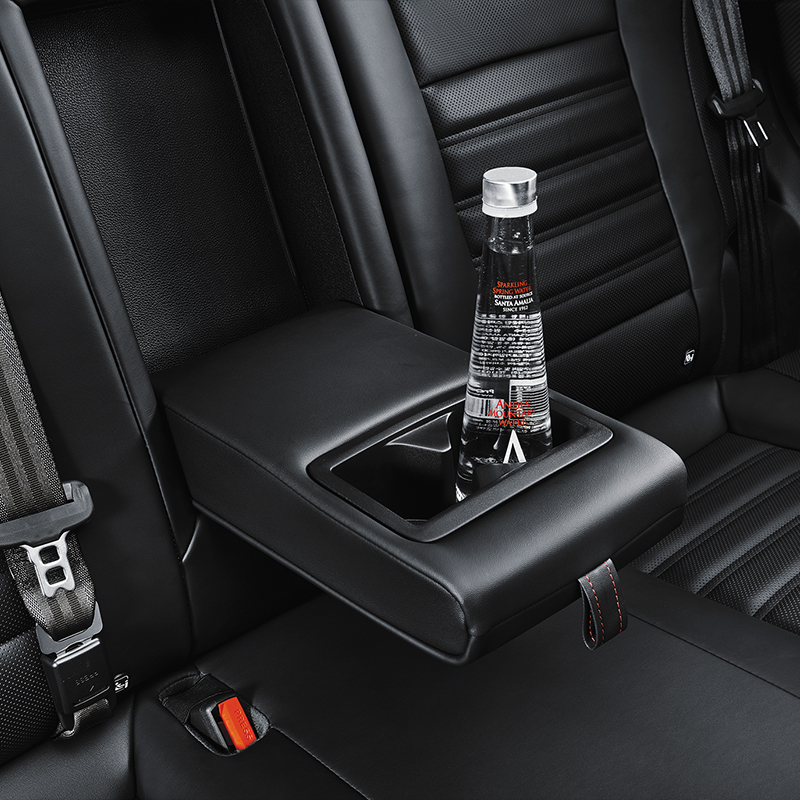 tivoli-interior-rear-cupholder